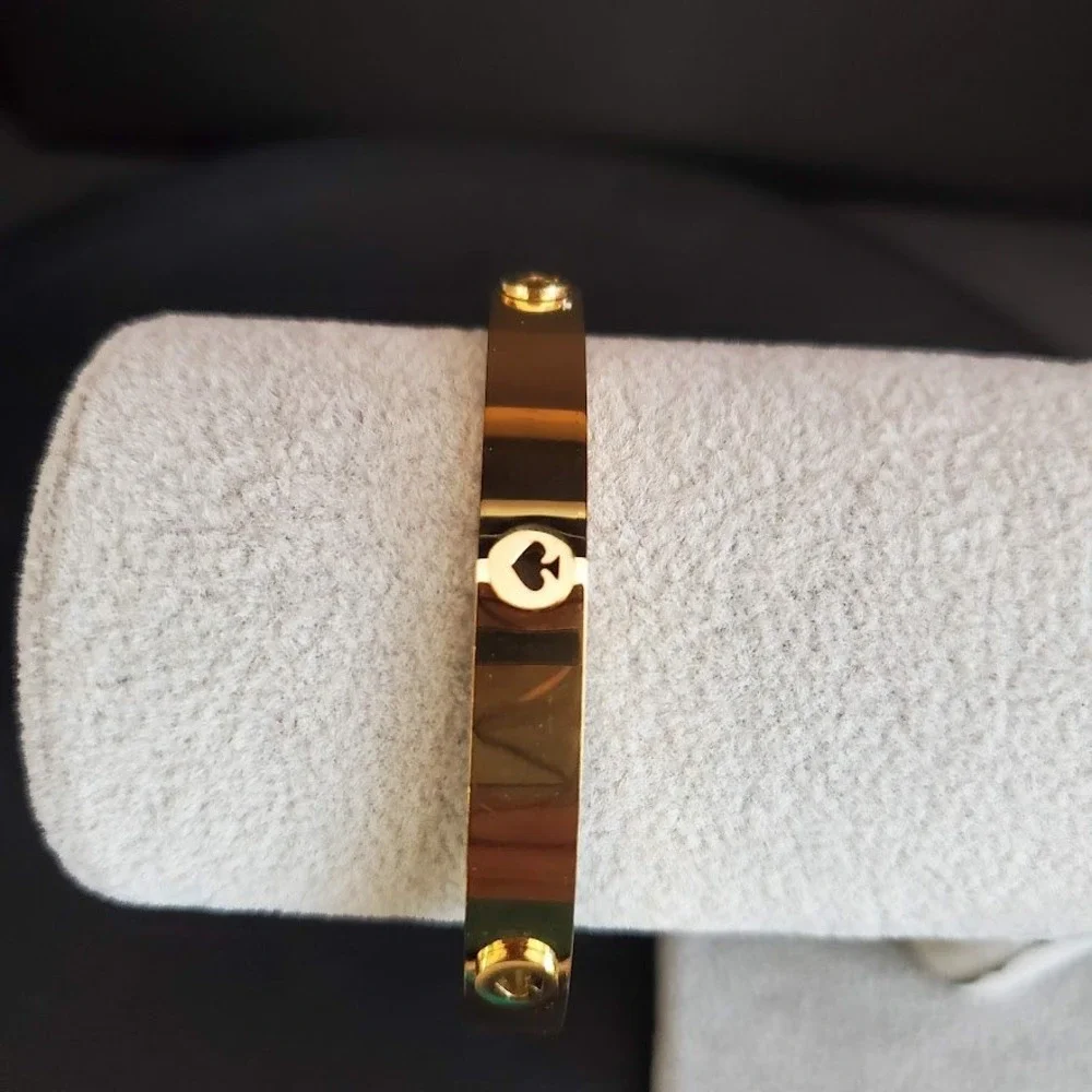 Kate Spade New York Spot the Spade Cut Out Hinged Bangle Gold Plate NWT - Picture 6 of 9